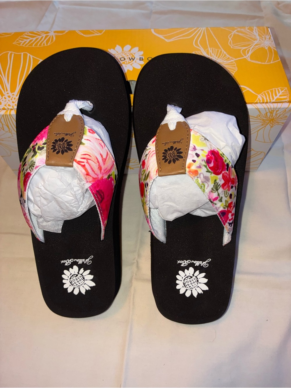 NEW Yellow Box Fanya Floral Wedge Flip Flops Sandals Sz 7M
